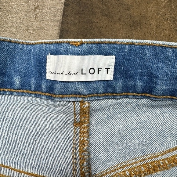 Loft Like New Distressed Jean Shorts size 30/10 - Picture 8 of 10